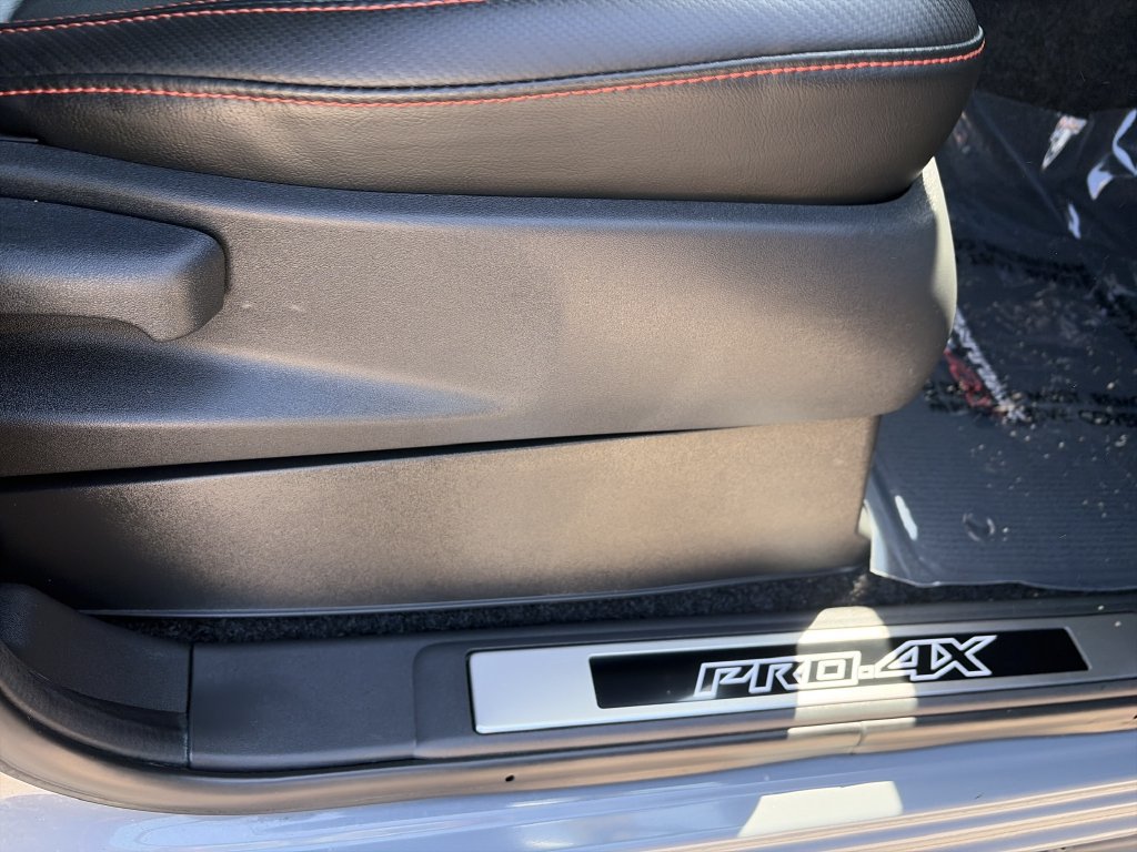 Used 2023 Nissan Frontier PRO-4X w/ Pro-4X Premium Package AWD/4WD image 32