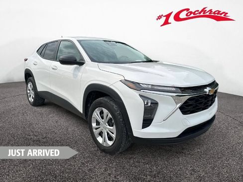 Certified 2024 Chevrolet Trax LS w/ Driver Confidence Package FWD image 1