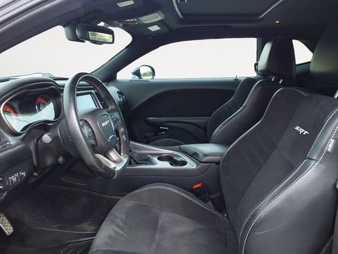 Used 2016 Dodge Challenger SRT Hellcat RWD image 15