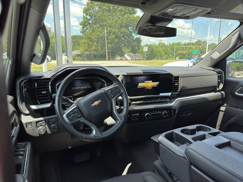 Used 2026 Chevrolet Silverado 1500 LT AWD/4WD image 10