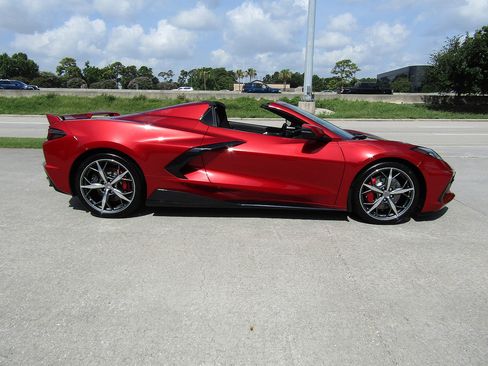 Used 2021 Chevrolet Corvette Stingray Premium Conv w/ Z51 Performance Package RWD image 4