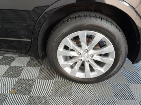 Used 2017 Buick Envision Essence image 18