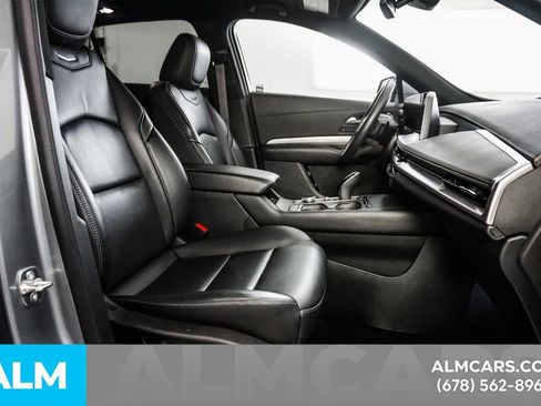 Used 2025 Cadillac XT4 Premium Luxury FWD image 16