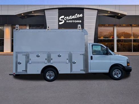 New 2024 GMC Savana 3500 w/ Power Convenience Package image 6