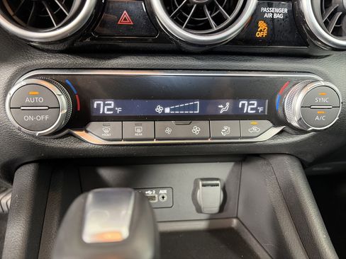 Certified 2023 Nissan Sentra SR FWD image 20