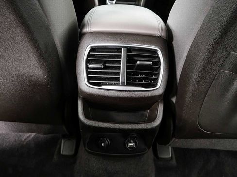 Used 2019 Hyundai Santa Fe SEL FWD image 19