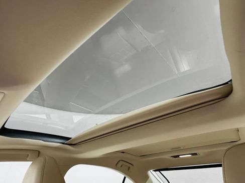 Used 2016 Lexus ES 350 w/ Luxury Package w/Wood Trim FWD image 15