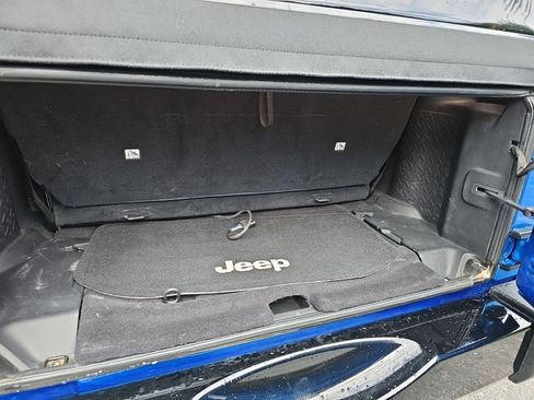 Used 2015 Jeep Wrangler Sport AWD/4WD image 15