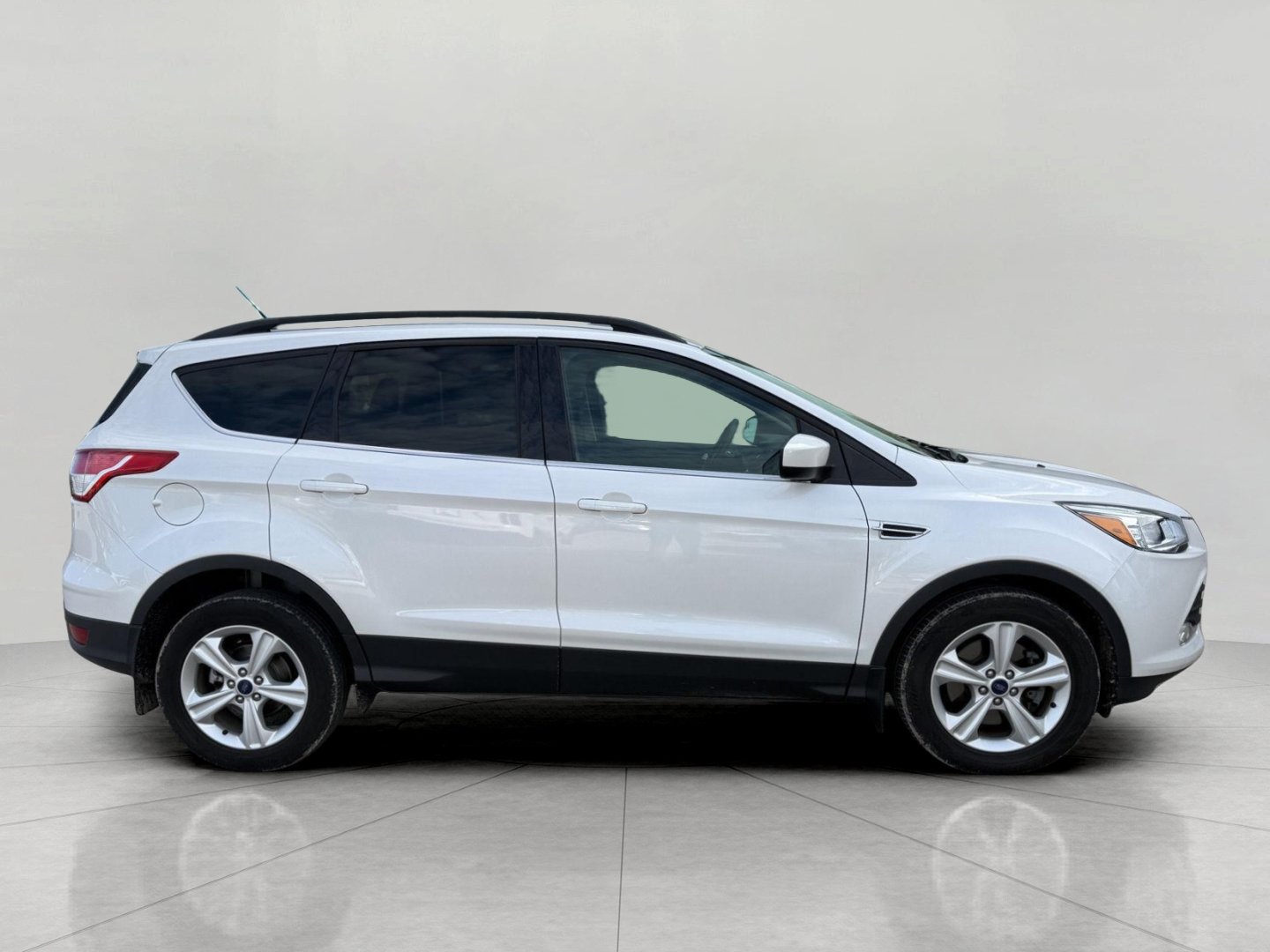 Used 2015 Ford Escape SE w/ Equipment Group 201A FWD image 13