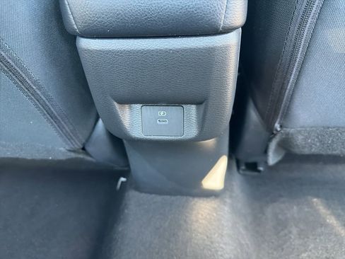 Used 2025 Nissan Versa SV image 28