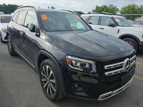Used 2022 Mercedes-Benz GLB 250 4MATIC w/ Premium Package Lite image 1