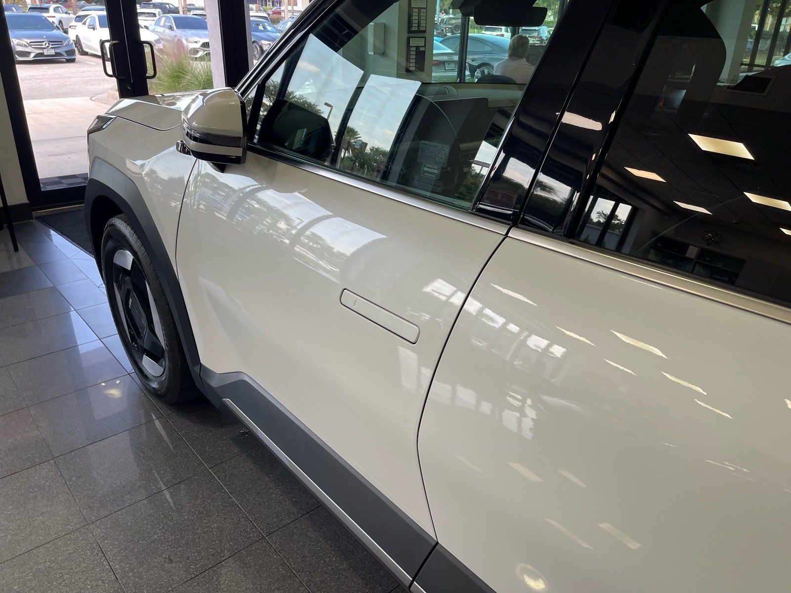 Used 2024 Kia EV9 Light RWD image 13
