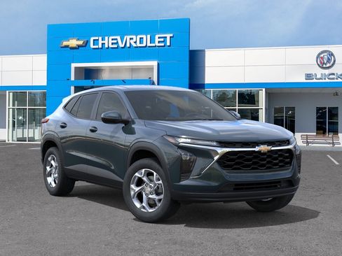 New 2026 Chevrolet Trax LS w/ LS Convenience Package FWD image 26