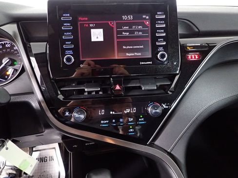 Used 2022 Toyota Camry SE FWD image 29