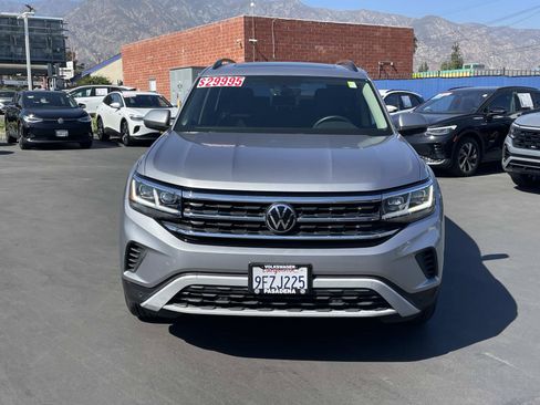 Certified 2023 Volkswagen Atlas SE w/ Panoramic Sunroof Package FWD image 2