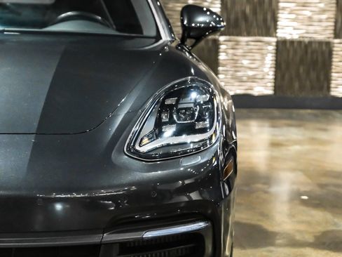 Used 2018 Porsche Panamera 4S AWD/4WD image 46