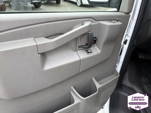 Used 2025 Chevrolet Express 2500 w/ Driver Convenience Package RWD image 11