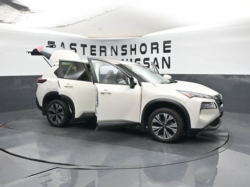 Used 2023 Nissan Rogue SV image 39