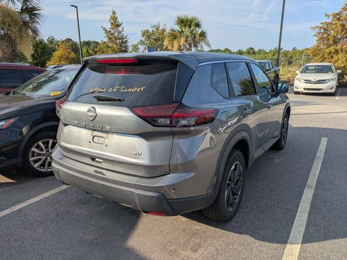 Certified 2024 Nissan Rogue SV FWD image 2