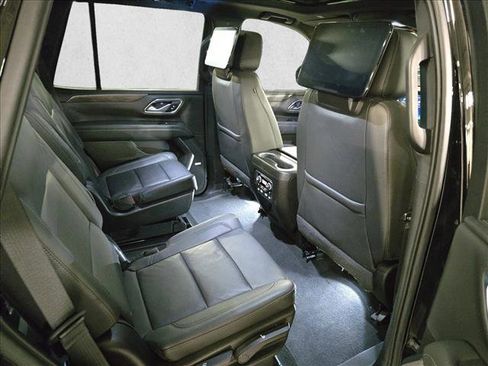 Used 2022 Chevrolet Tahoe LT w/ LT Signature Plus Package image 11