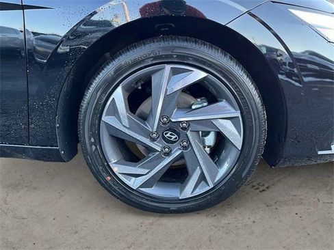 Certified 2025 Hyundai Elantra SEL w/ Cargo Package image 17