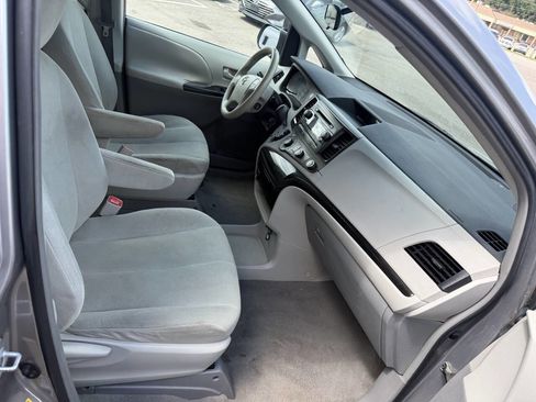 Used 2011 Toyota Sienna FWD image 14