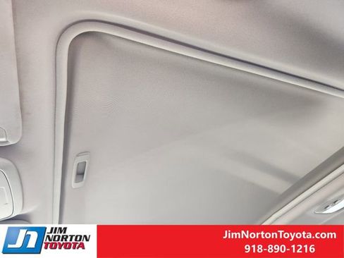 Used 2024 Subaru Forester Premium image 28