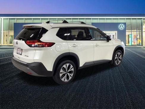 Used 2021 Nissan Rogue SV w/ Premium Package image 6