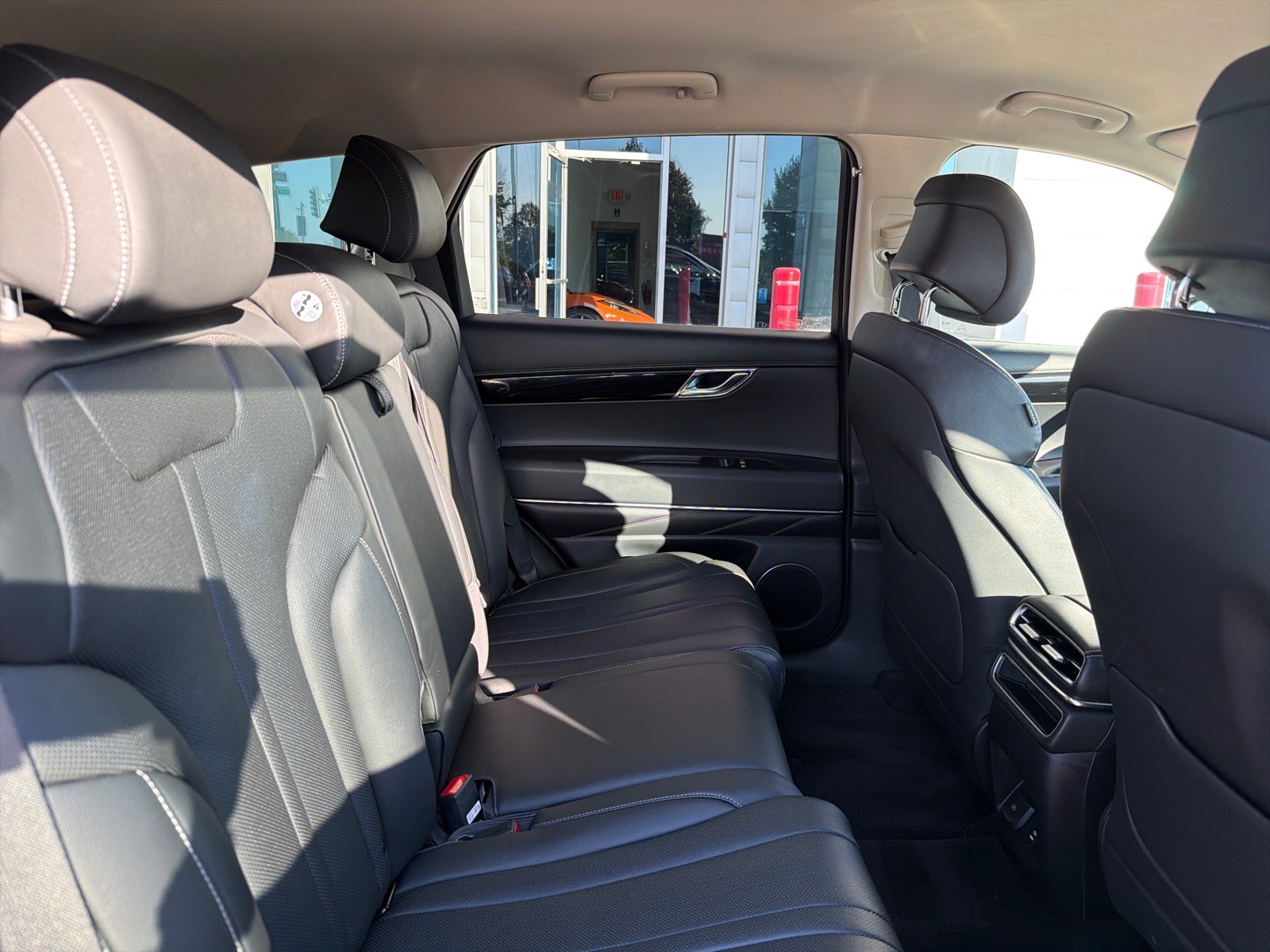 Used 2025 Genesis GV80 2.5T Standard AWD/4WD image 28