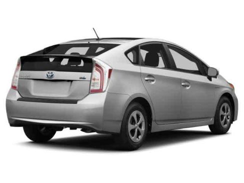 Used 2015 Toyota Prius Two image 2