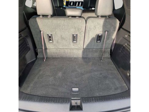 Used 2025 Buick Enclave Sport Touring image 17