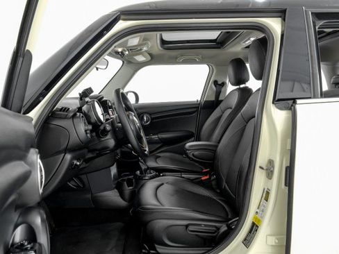 Used 2016 MINI Cooper 4-Door Hardtop FWD image 28