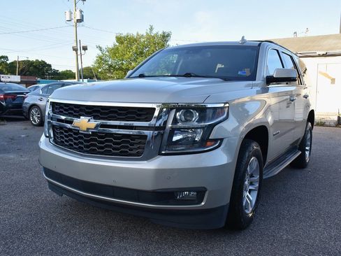 Used 2017 Chevrolet Tahoe LT w/ Luxury Package RWD image 2