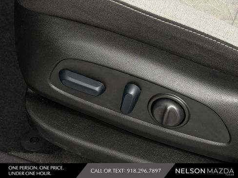 Used 2024 Chevrolet Equinox LS w/ LS Convenience Package FWD image 18