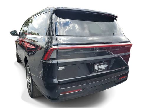 Used 2025 Lincoln Navigator L Reserve AWD/4WD image 3