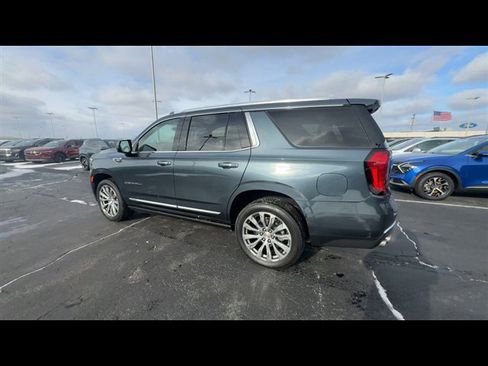 Used 2021 GMC Yukon Denali w/ Denali Premium Package image 6