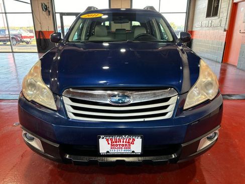 Used 2011 Subaru Outback 2.5i Premium image 3