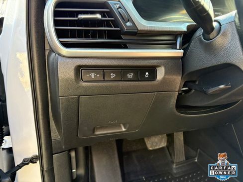 Certified 2023 Kia Telluride EX w/ EX Captain's Chair Package AWD/4WD image 16