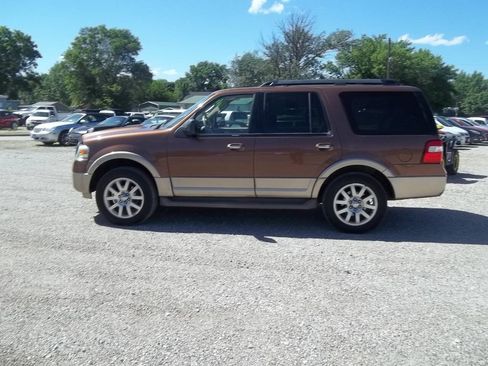 Used 2011 Ford Expedition XLT w/ 201A Rapid Spec Order Code AWD/4WD image 4