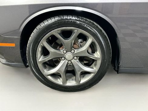 Used 2016 Dodge Challenger SXT w/ Driver Convenience Group RWD image 34
