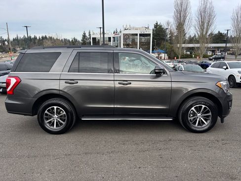 Used 2021 Ford Expedition XLT image 4