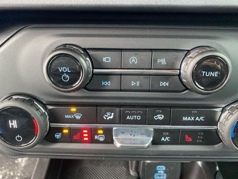 Used 2025 Ford Bronco Outer Banks image 14