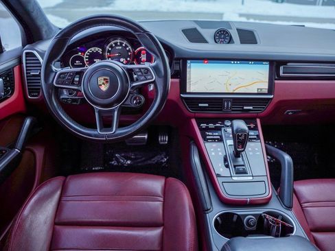 Used 2021 Porsche Cayenne GTS AWD/4WD image 42