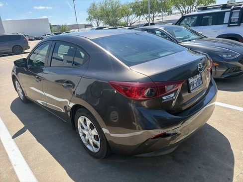 Used 2016 MAZDA MAZDA3 i Sport image 10