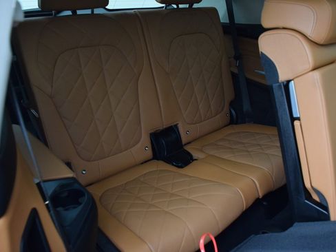 Used 2023 BMW X7 xDrive40i w/ Parking Assistance Package image 19