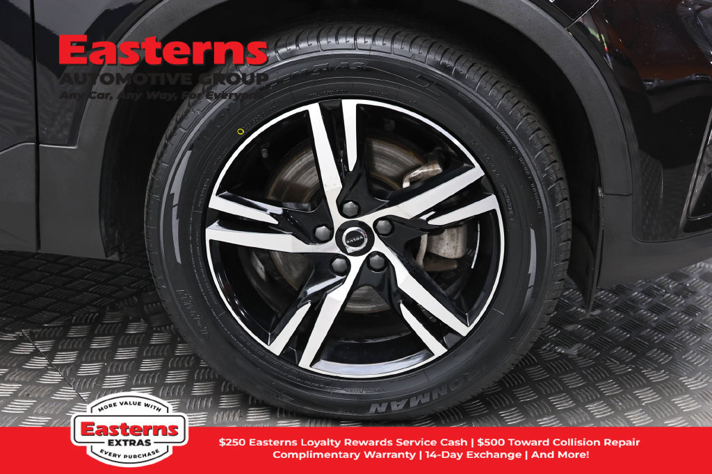 Used 2024 Volvo XC40 B5 Core AWD/4WD image 32