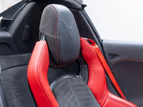 Used 2023 Chevrolet Corvette Stingray Premium Conv w/ Z51 Performance Package RWD image 31