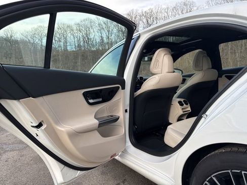 Used 2024 Mercedes-Benz C 300 4MATIC Sedan image 21