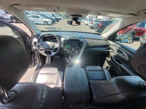 Used 2020 Chevrolet Traverse RS FWD image 19
