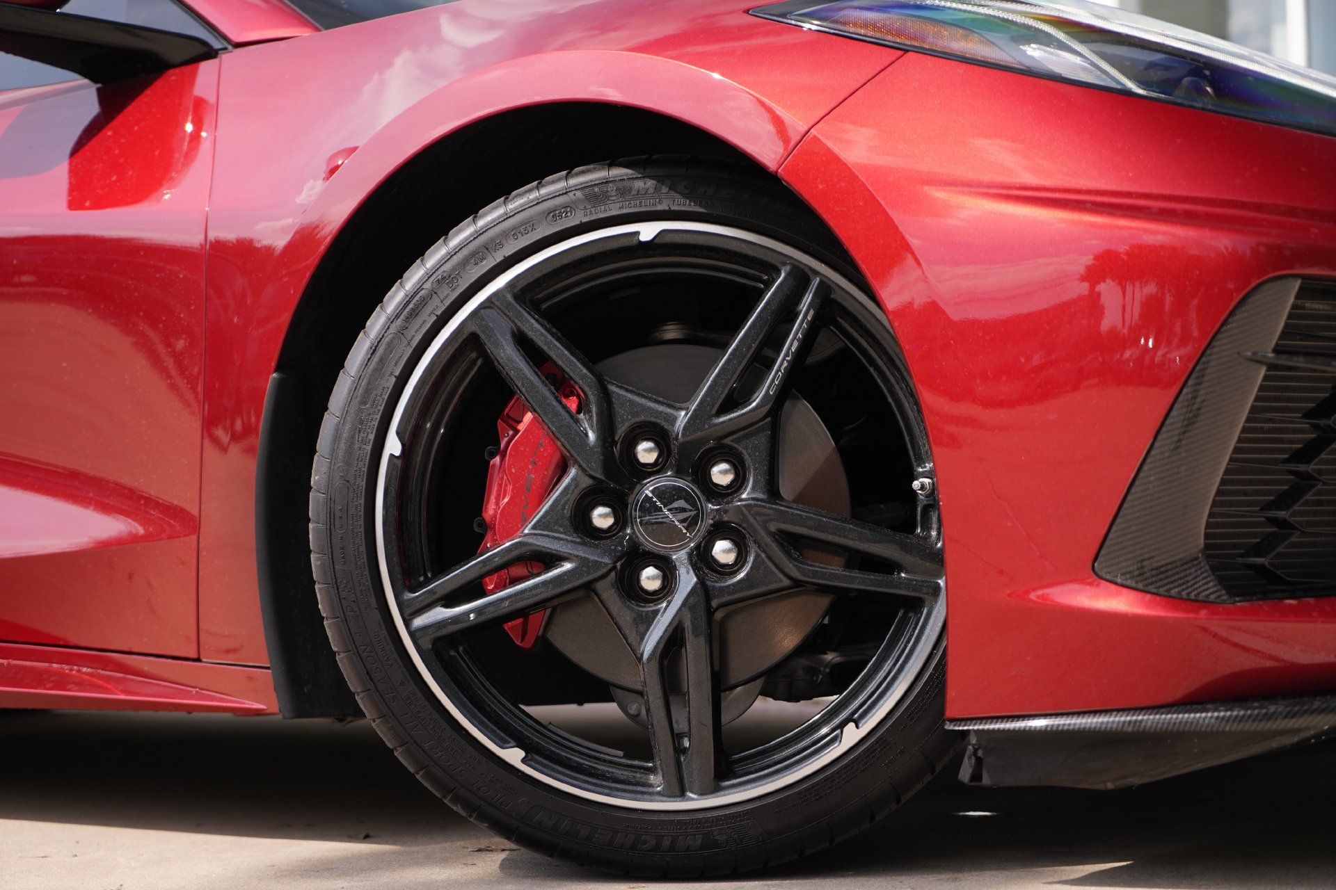 Used 2021 Chevrolet Corvette Stingray Preferred Cpe w/ Engine Appearance Package RWD image 3